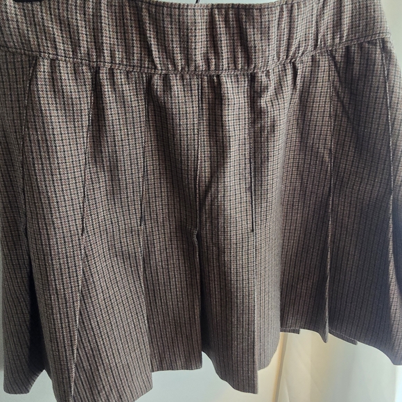 Abercrombie & Fitch Plaid Pleated Skirt – Size M – Preppy Fall Vibes - Picture 10 of 11